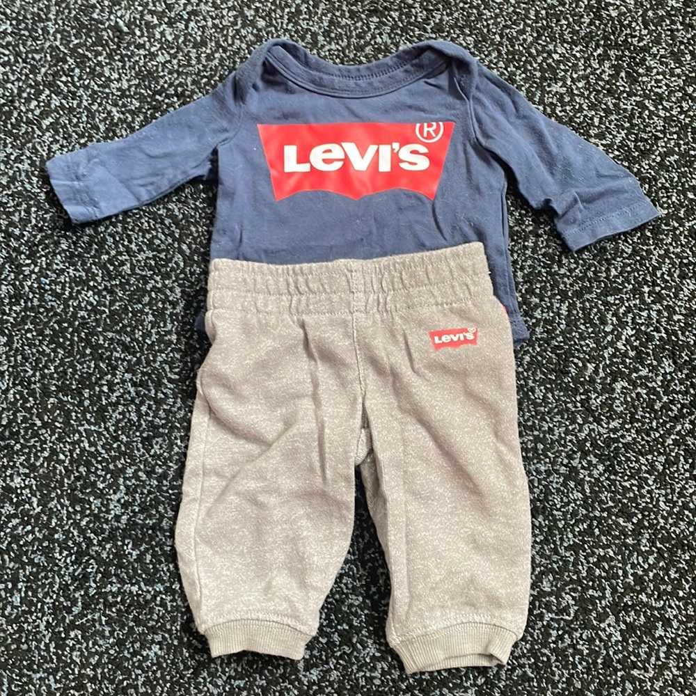Levi’s newborn set
